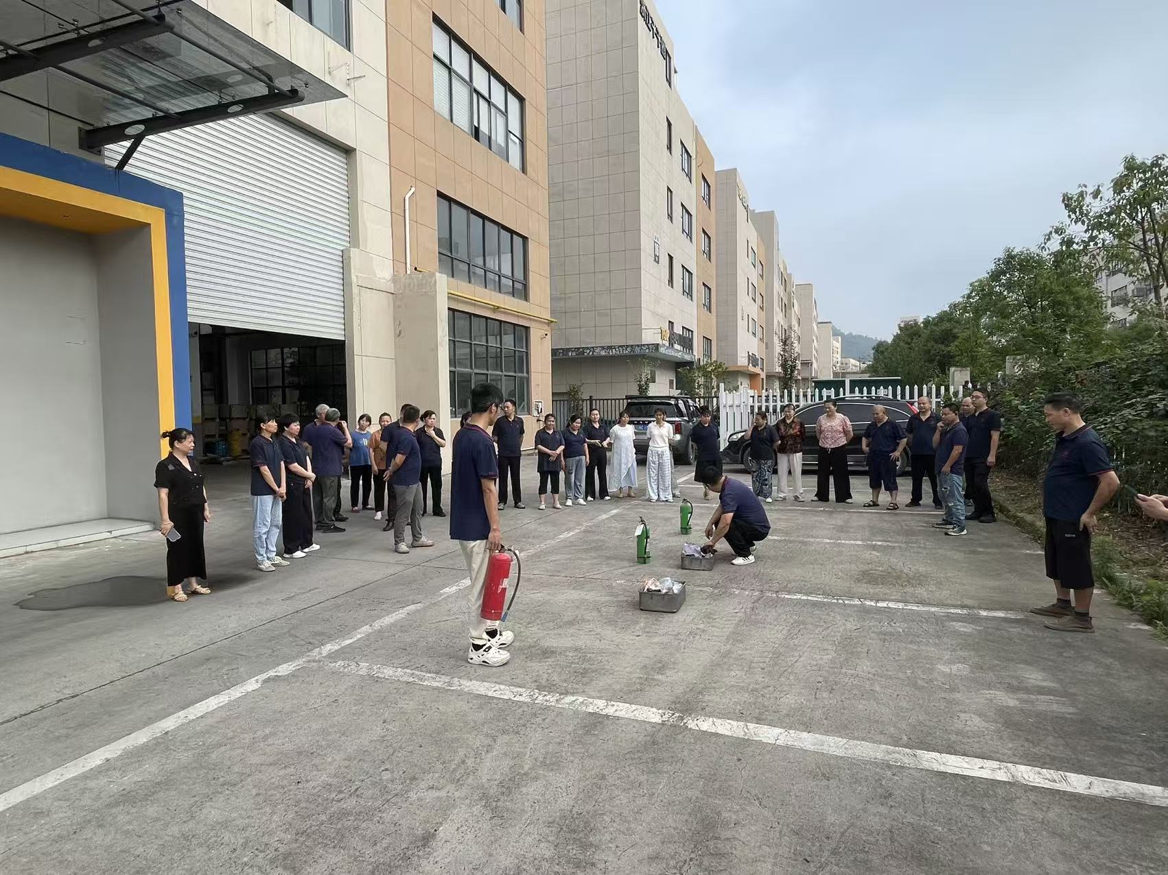 Rafforzare la consapevolezza sulla sicurezza antincendio e costruire una difesa sicura – Zhejiang Yaodong Intelligent Manufacturing Technology Co., Ltd. conduce esercitazioni di sicurezza antincendio